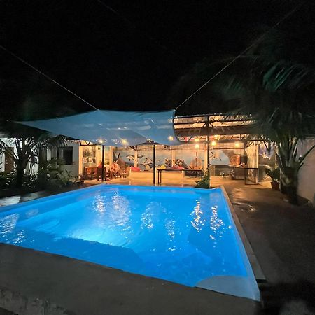 Ananas Guesthouse モアルボアル エクステリア 写真