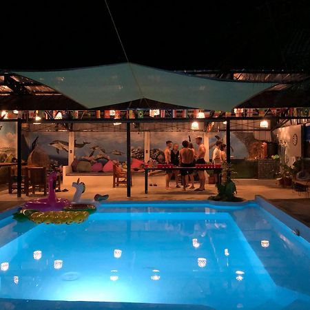 Ananas Guesthouse モアルボアル エクステリア 写真