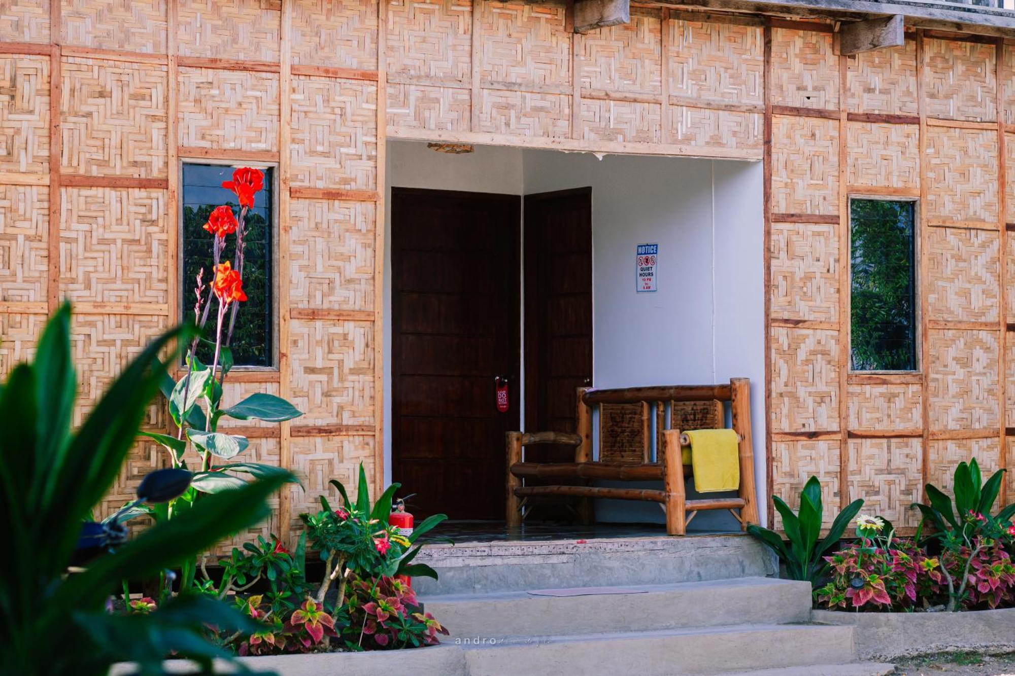 Ananas Guesthouse モアルボアル エクステリア 写真